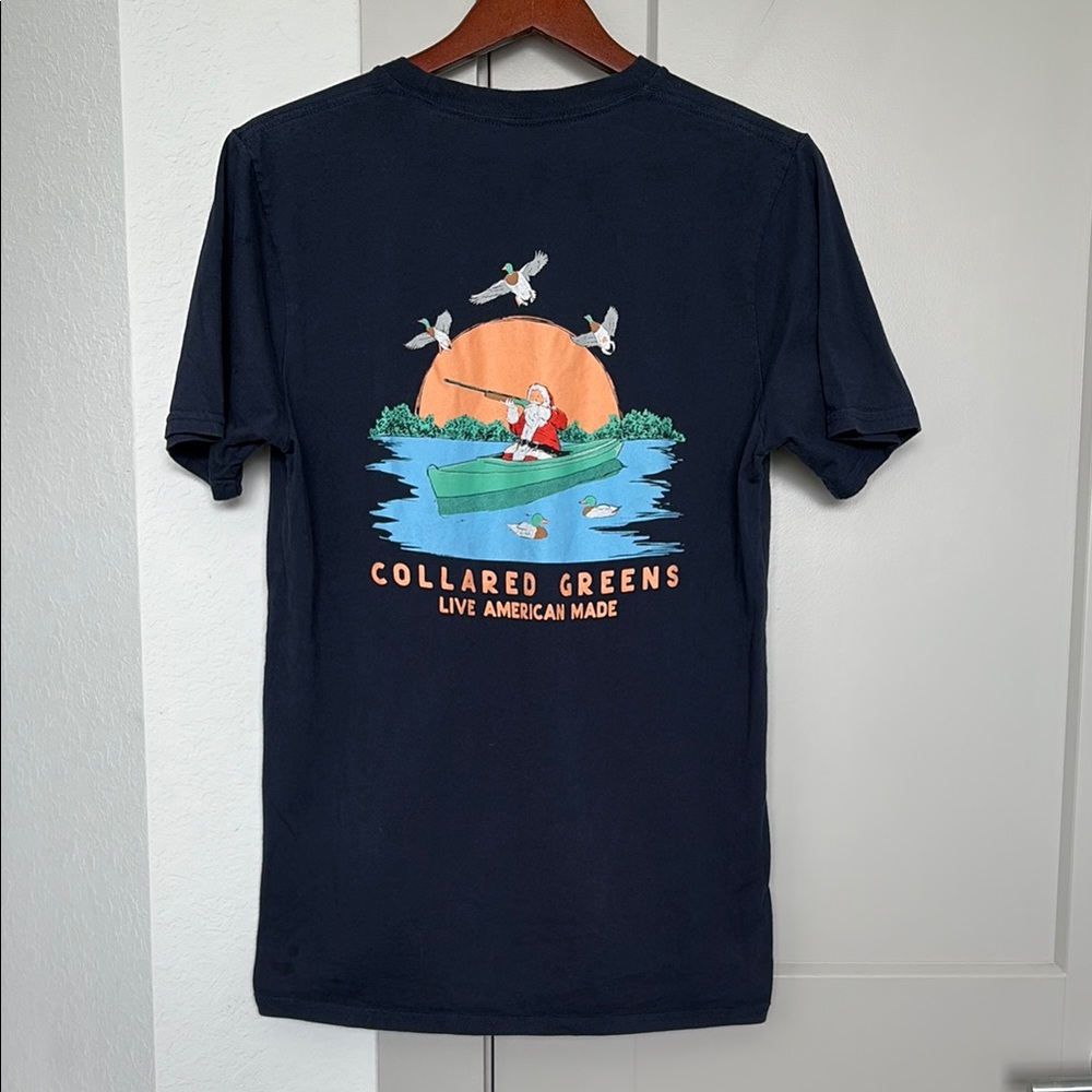 COLLARED GREENS NAVY BLUE SHORT SLEEVE GRAPHIC T-SHIRT MENS MEDIUM
